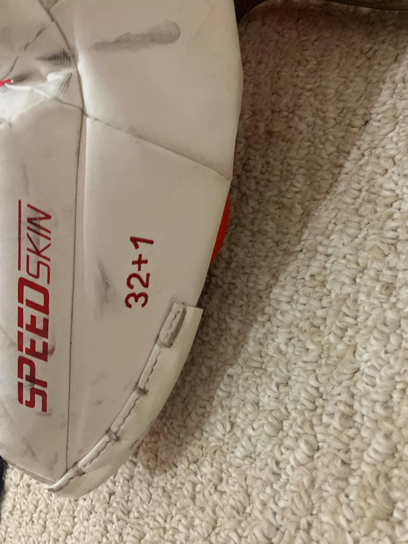 CCM Axis 1.9 Senior Goalie Leg Pads – Red/White – Good Condition - photo 2