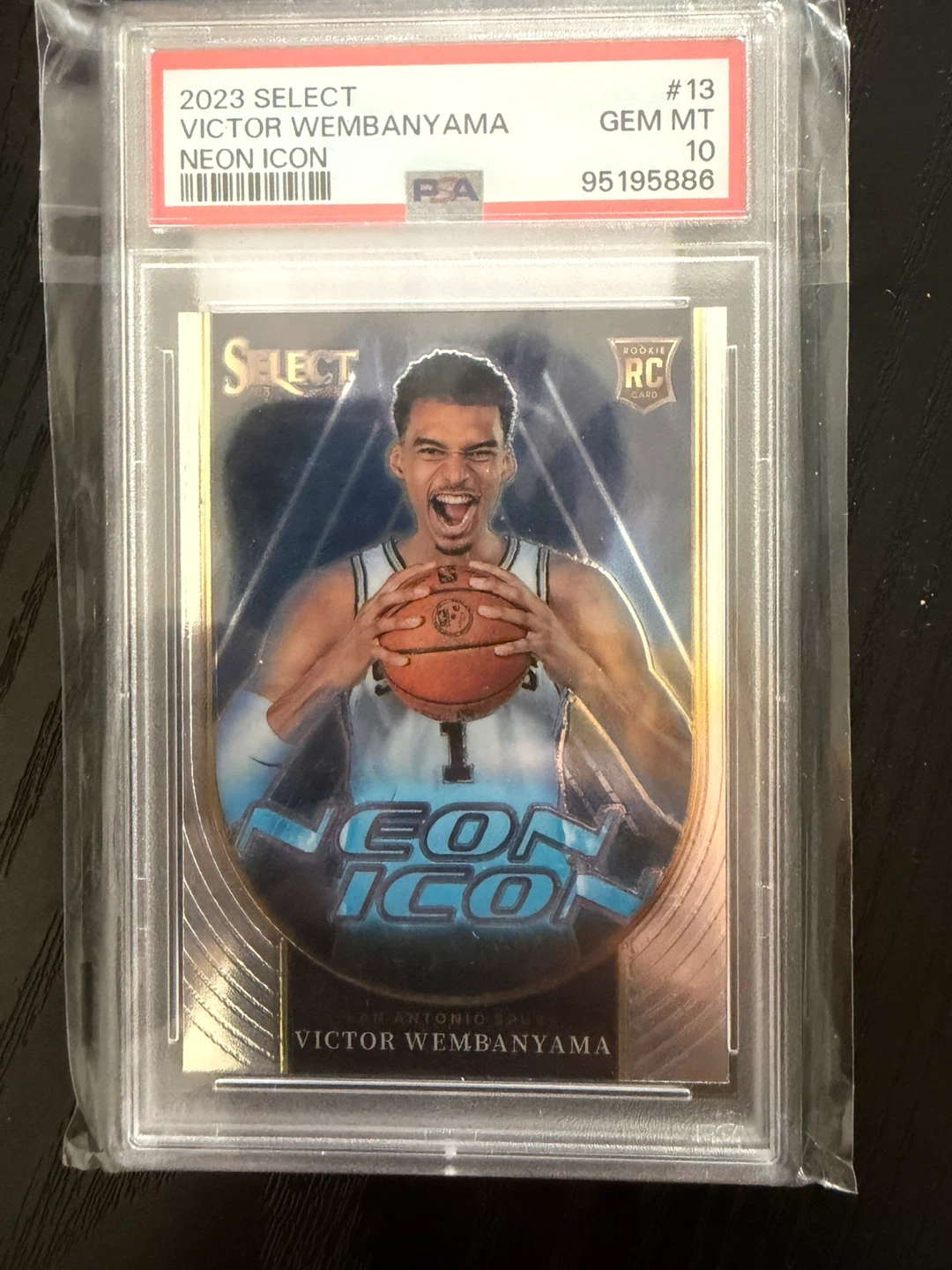 2023 Select Victor Wembanyama Neon Icon Trading Card