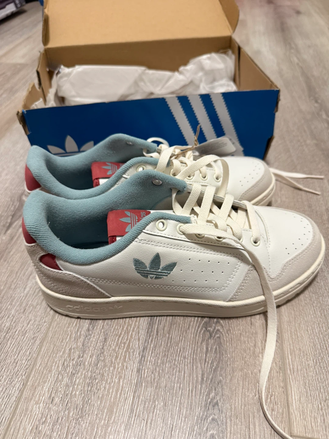 Adidas Casual Sneakers