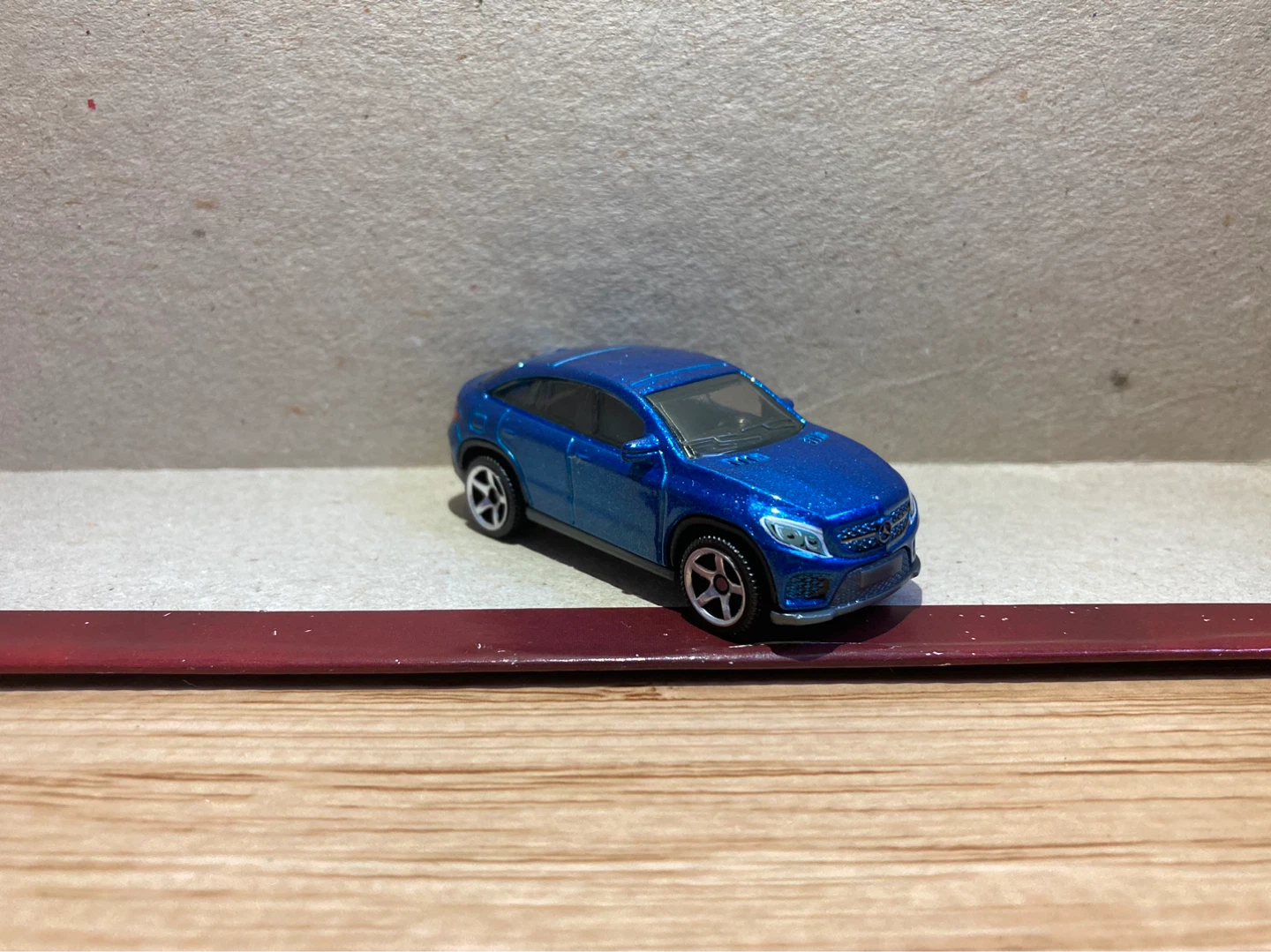 Matchbox Loose / 15 Mercedes Benz GLE Coupe / Blue