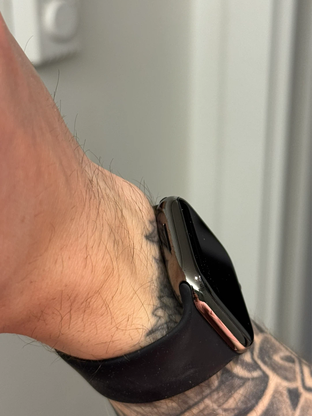 Stainless steel Apple Watch Series 8 45mm - photo 3