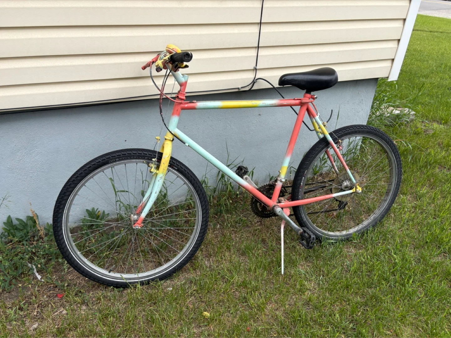 Yard sale at Morley trail NW 12-14 June - photo 4