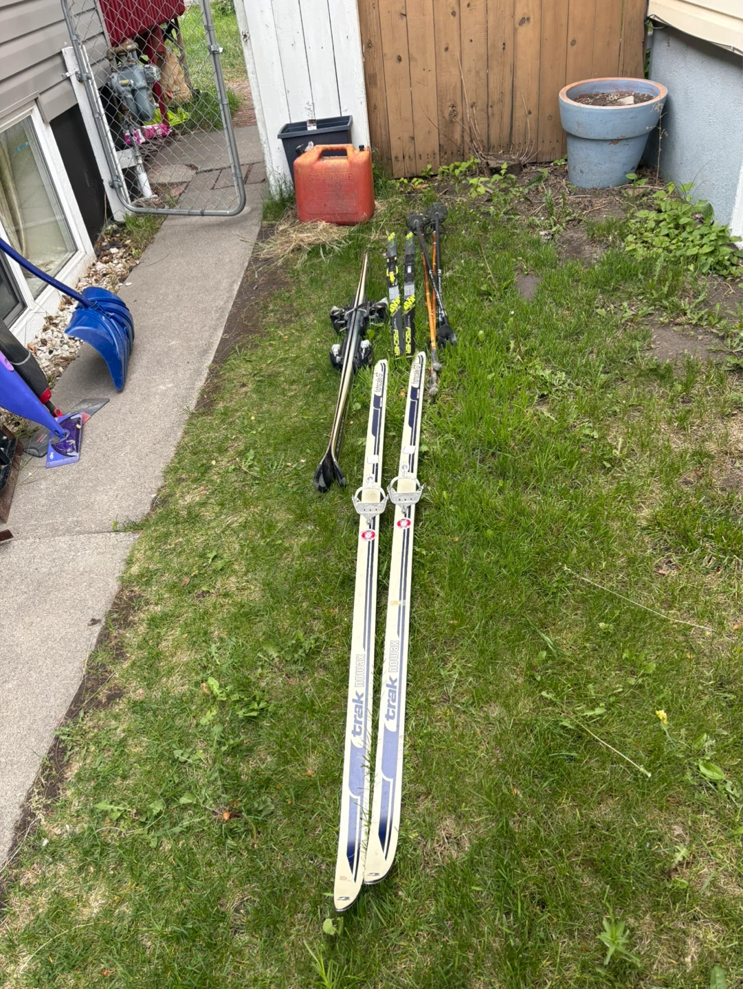 Yard sale at Morley trail NW 12-14 June - photo 3