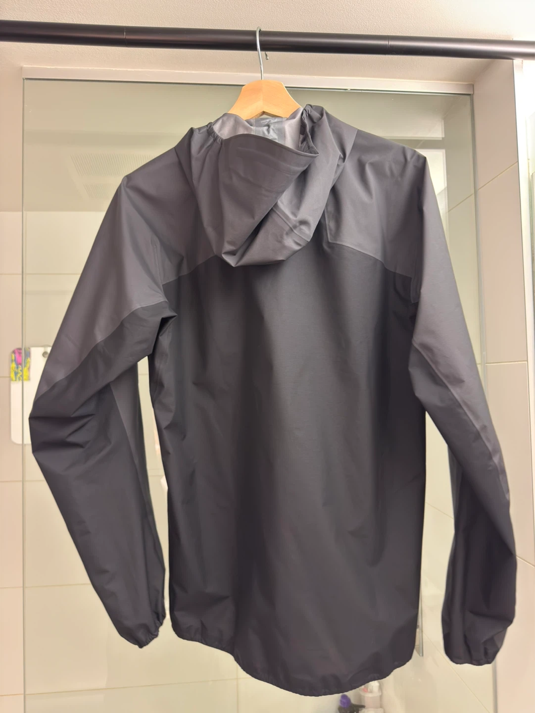 Arc’teryx Norvan Jacket size small men’s - photo 3