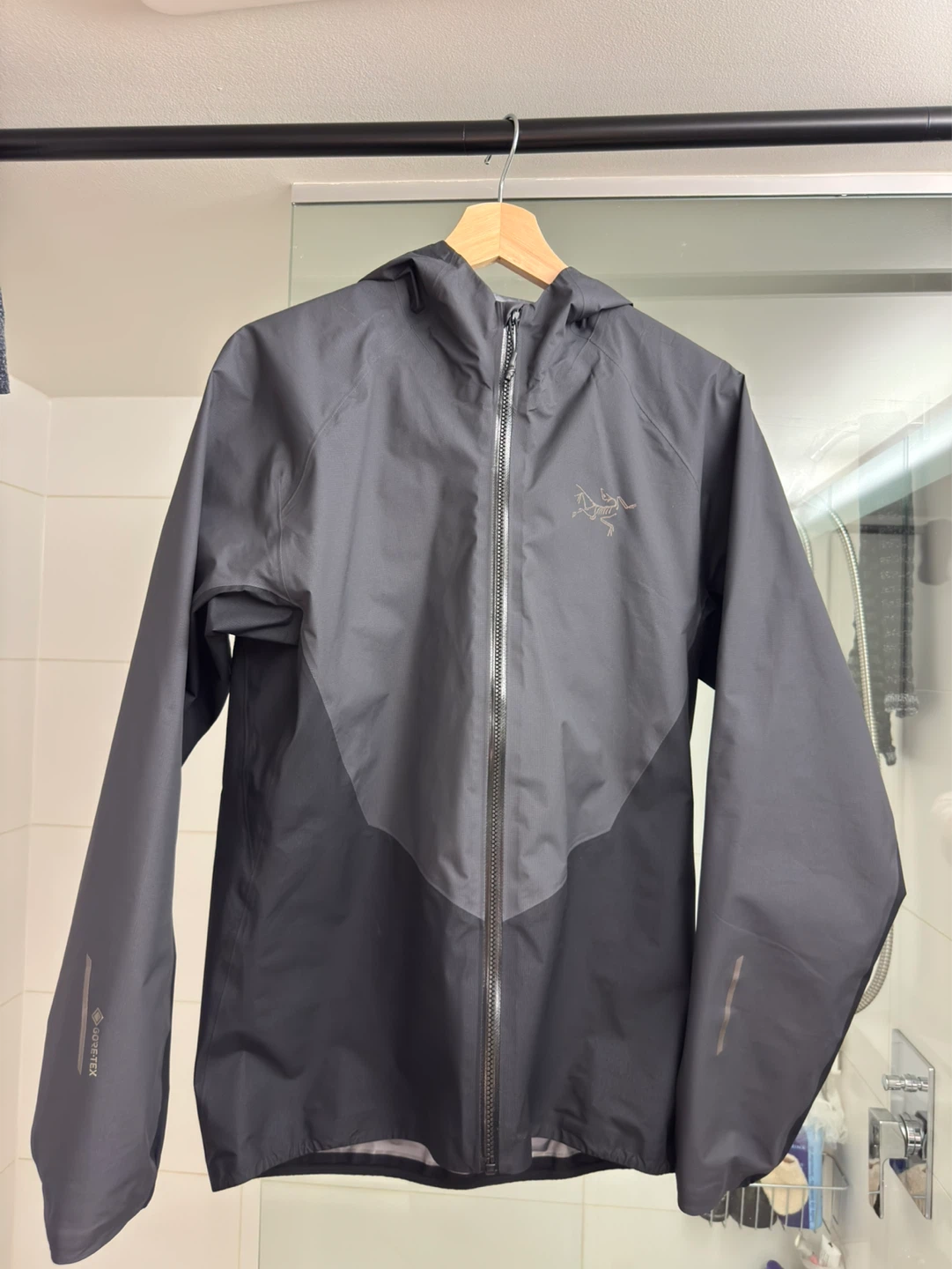 Arc’teryx Norvan Jacket size small men’s