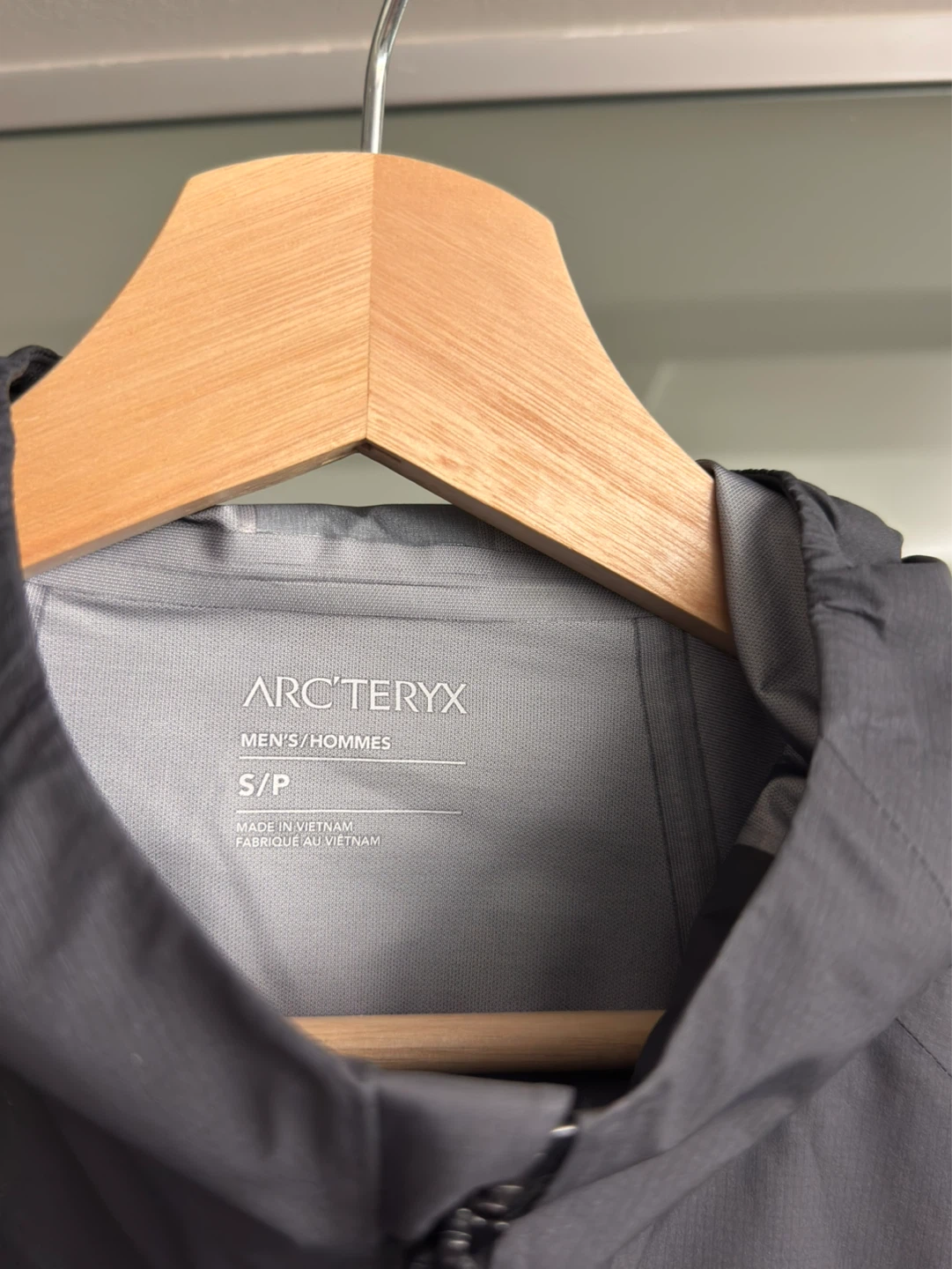 Arc’teryx Norvan Jacket size small men’s - photo 2