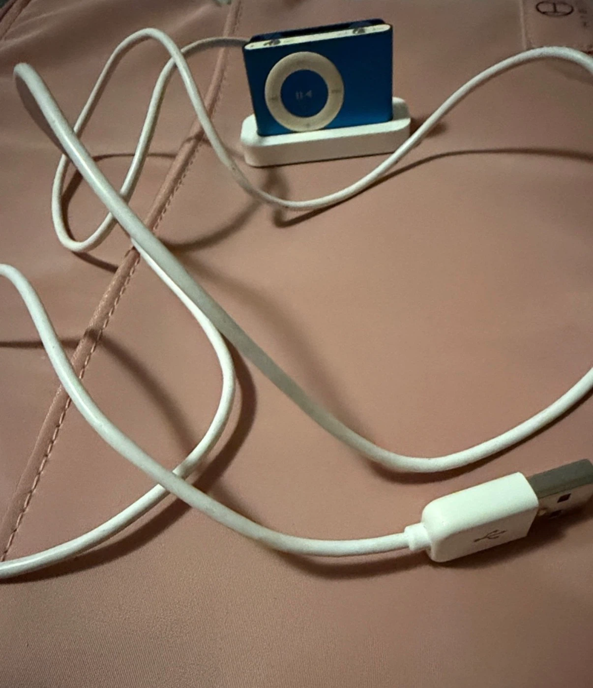 Blue Apple iPod Shuffle with USB Dock