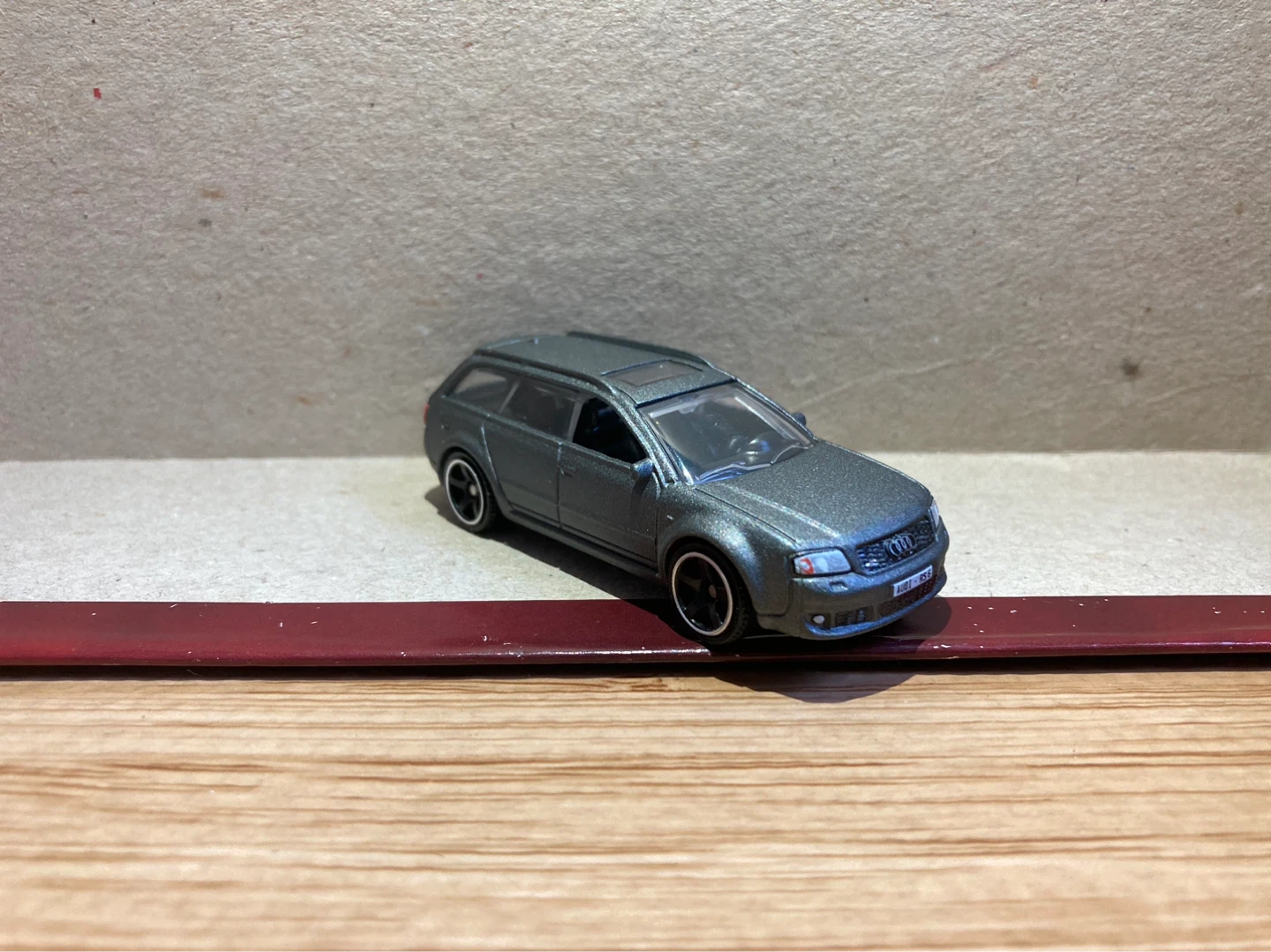 Matchbox Loose / Audi RS 6 Avant 2004 / Matte Gray