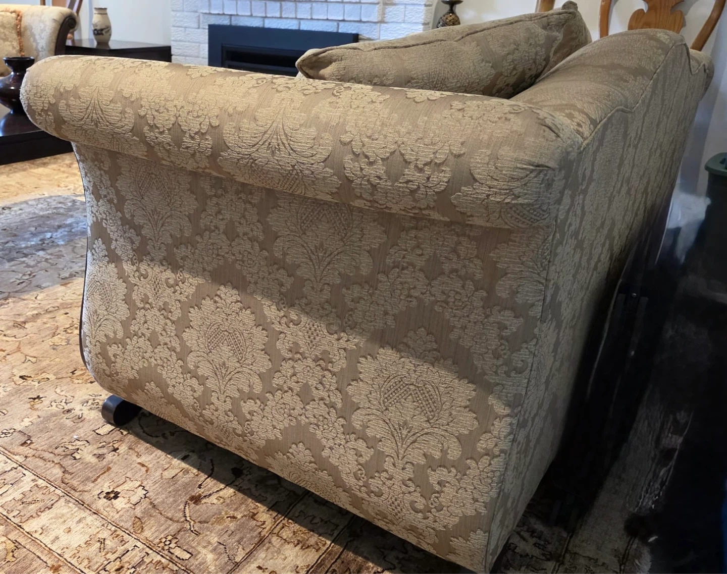Damask Upholstered Loveseat - photo 3