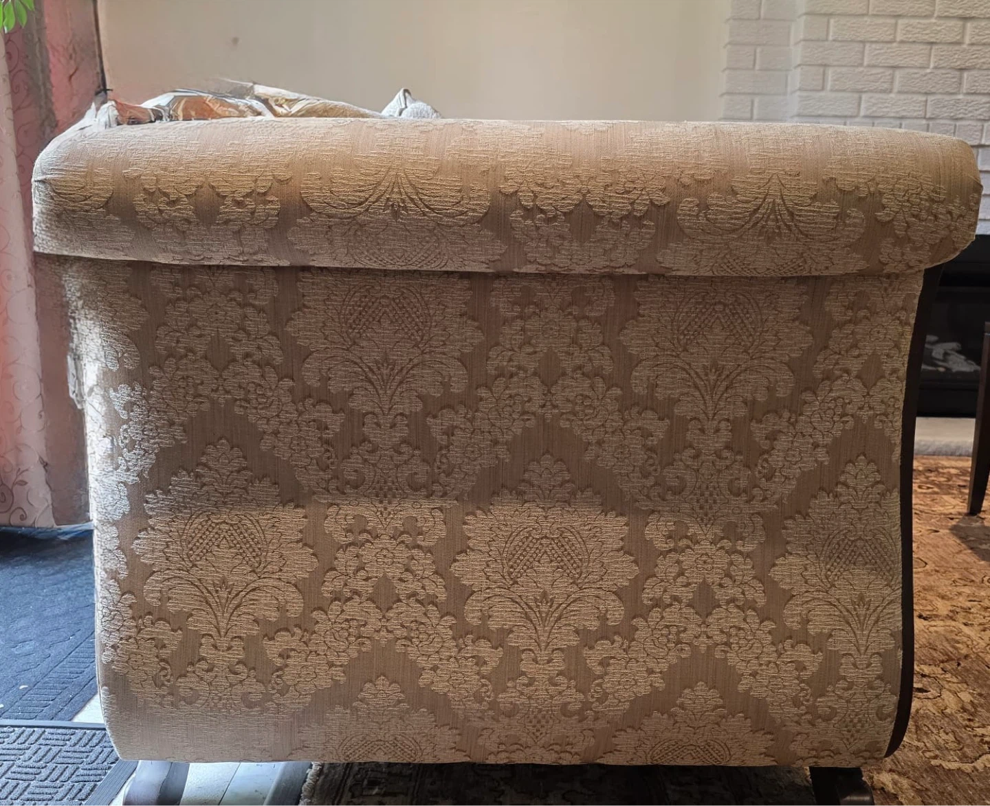 Damask Upholstered Loveseat - photo 2