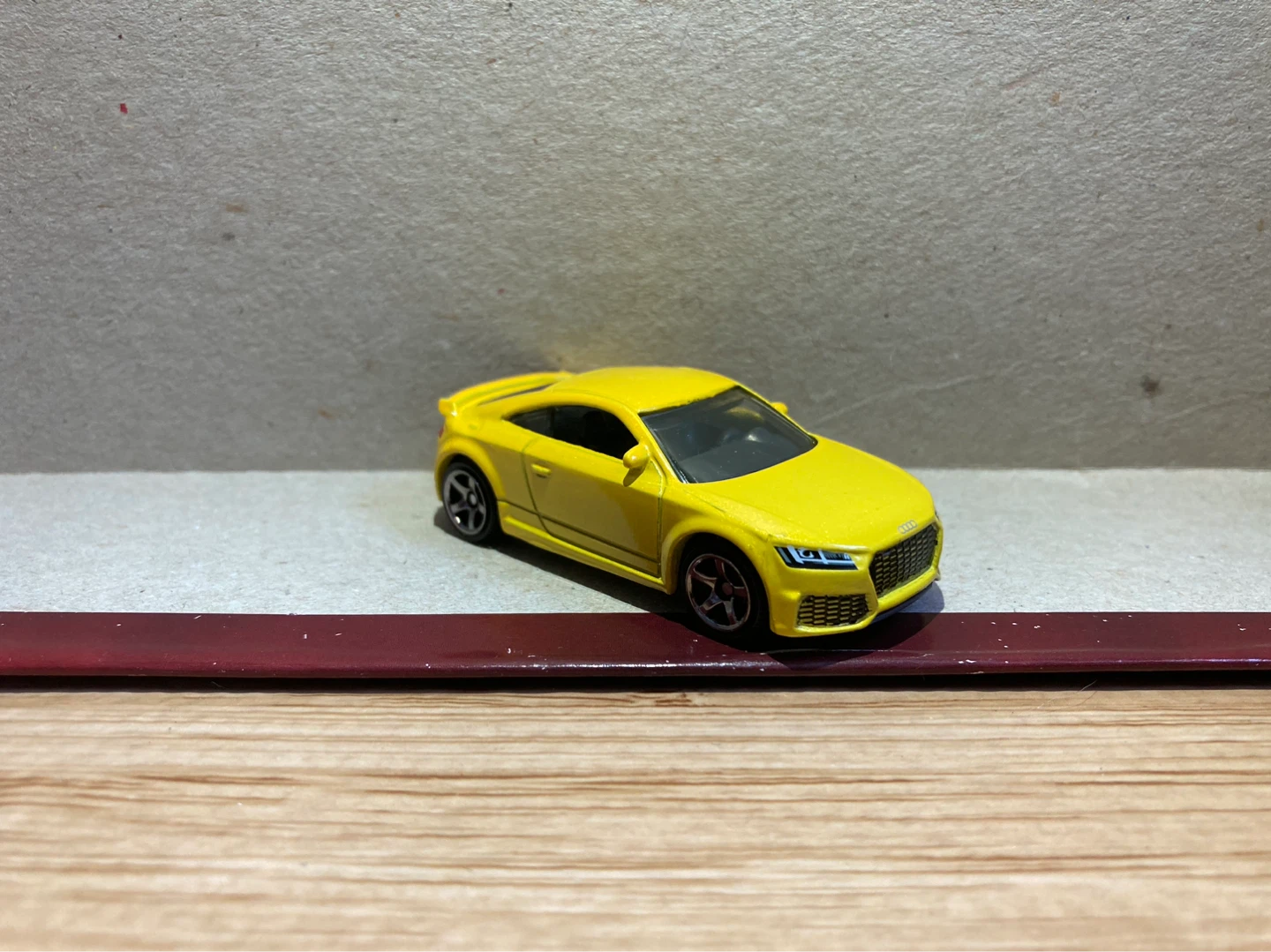 Matchbox Loose / 19 Audi TT RS / Yellow