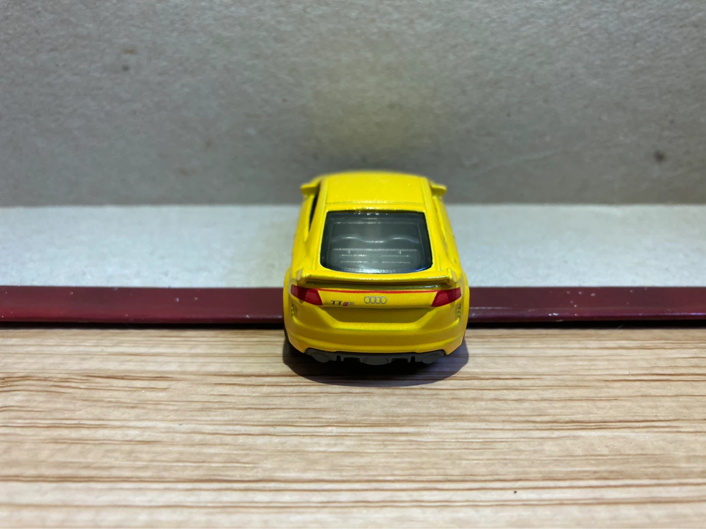 Matchbox Loose / 19 Audi TT RS / Yellow - photo 4