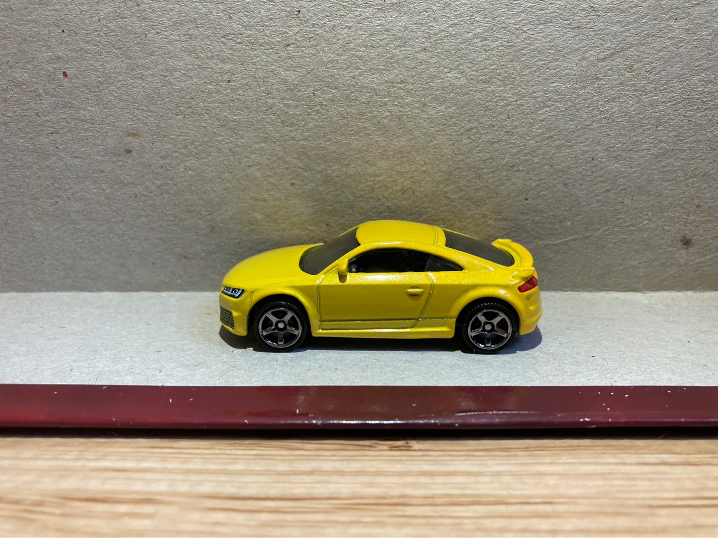 Matchbox Loose / 19 Audi TT RS / Yellow - photo 3
