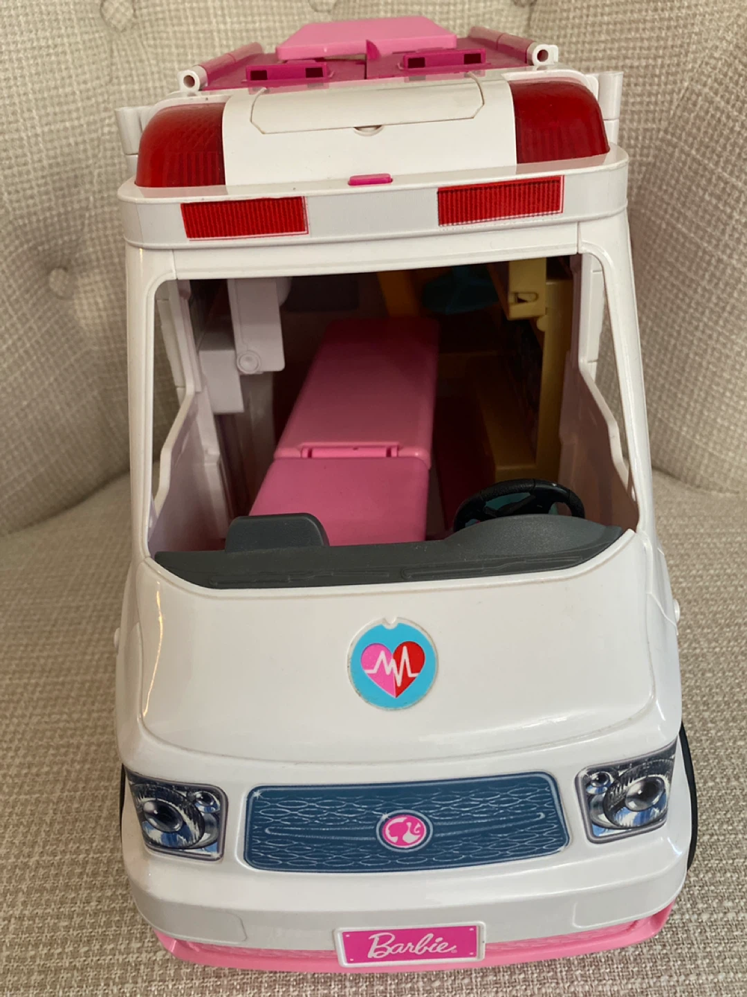 Barbie Transforming Ambulance Playset - photo 2