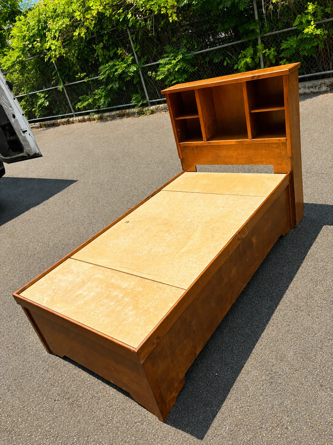 Single box bed