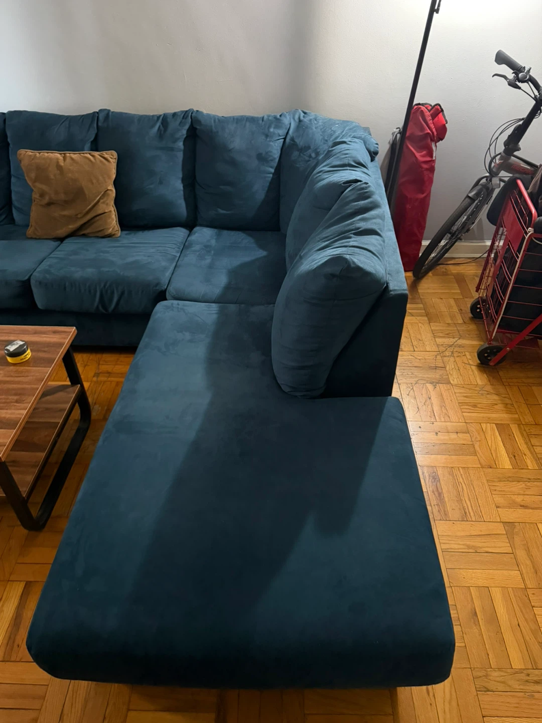 L-shaped couch. - photo 3