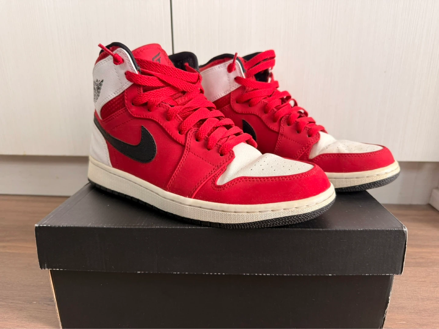 Air Jordan 1 Mid Red White Black Sneakers
