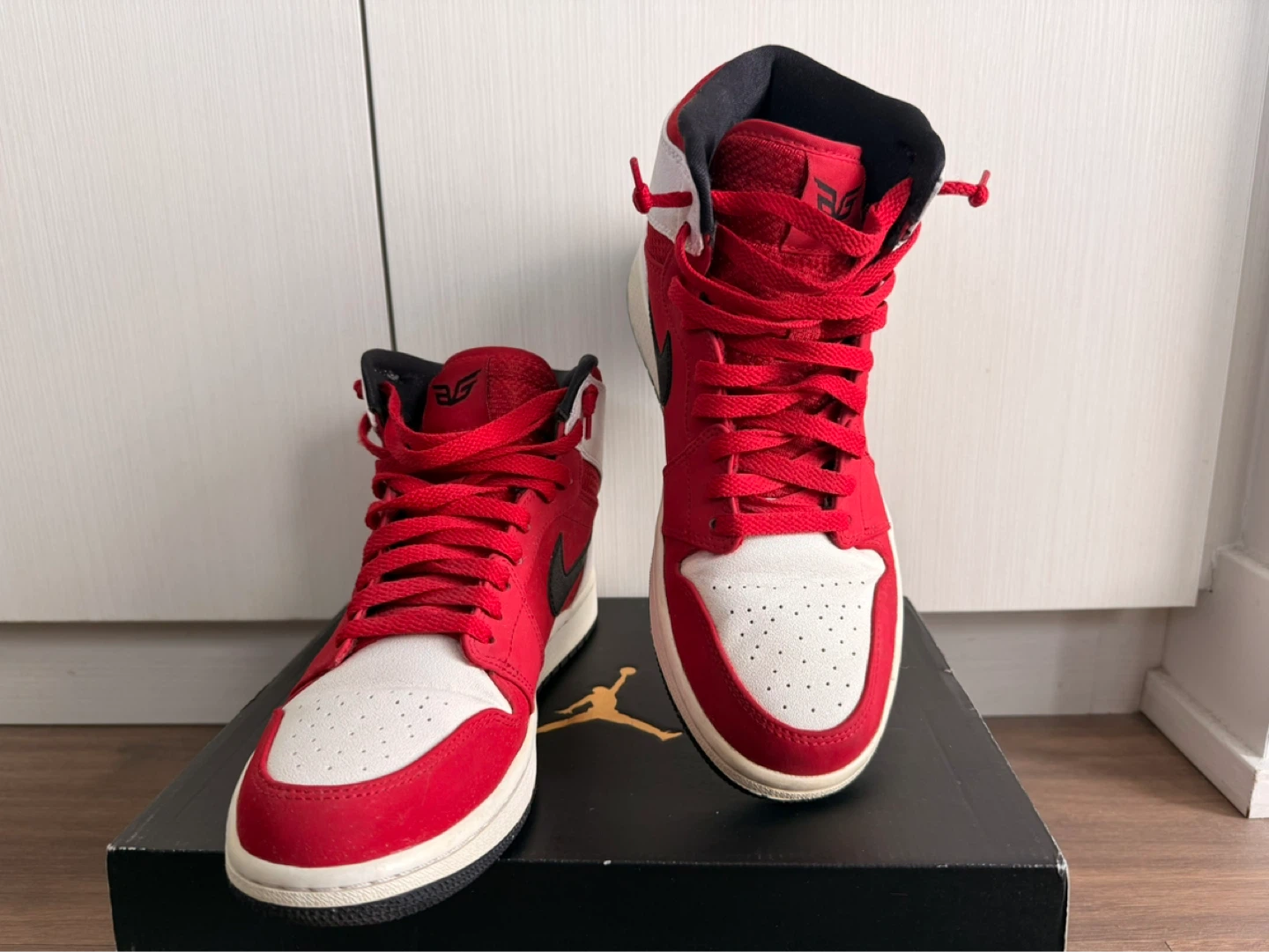Air Jordan 1 Mid Red White Black Sneakers - photo 5