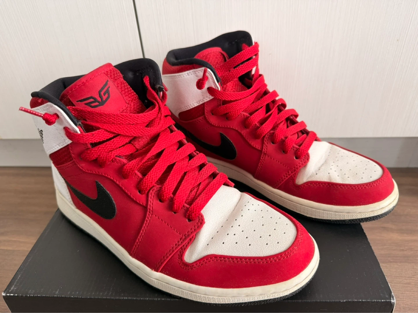 Air Jordan 1 Mid Red White Black Sneakers - photo 3