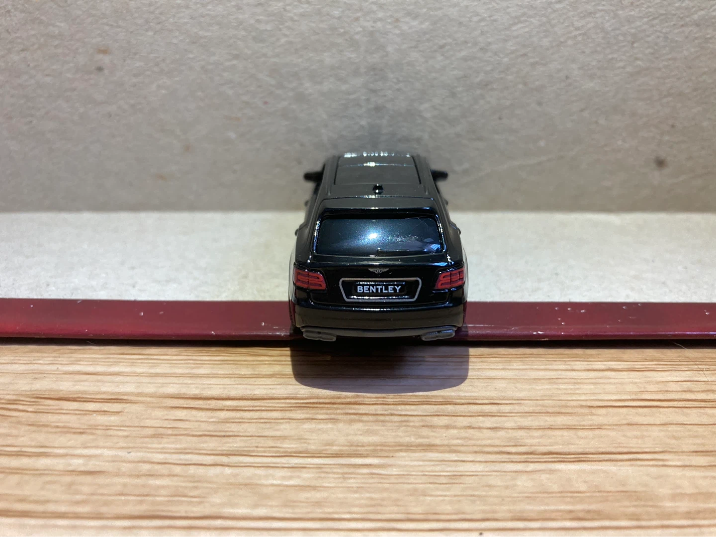 Matchbox Loose / 18 Bentley Bentayga / Black - photo 4