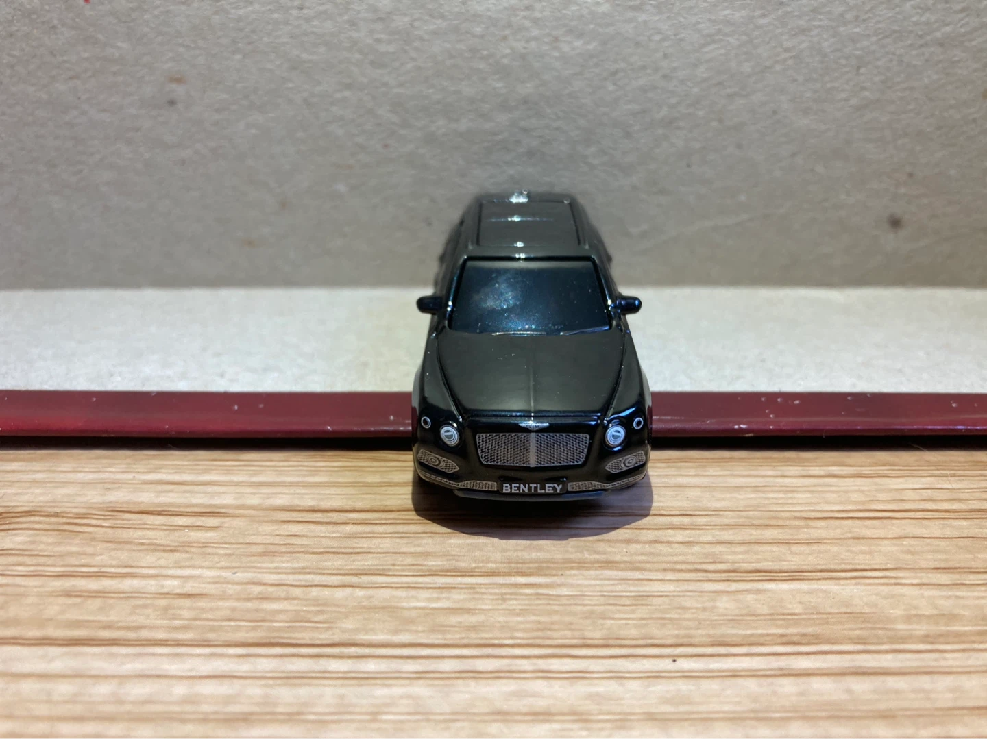Matchbox Loose / 18 Bentley Bentayga / Black - photo 2