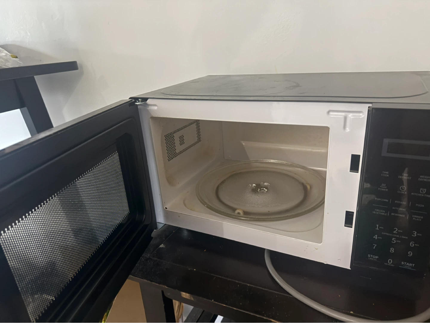 Comfee Black Microwave Oven - photo 4