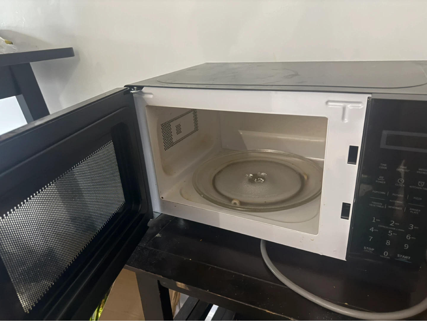 Comfee Black Microwave Oven - photo 3