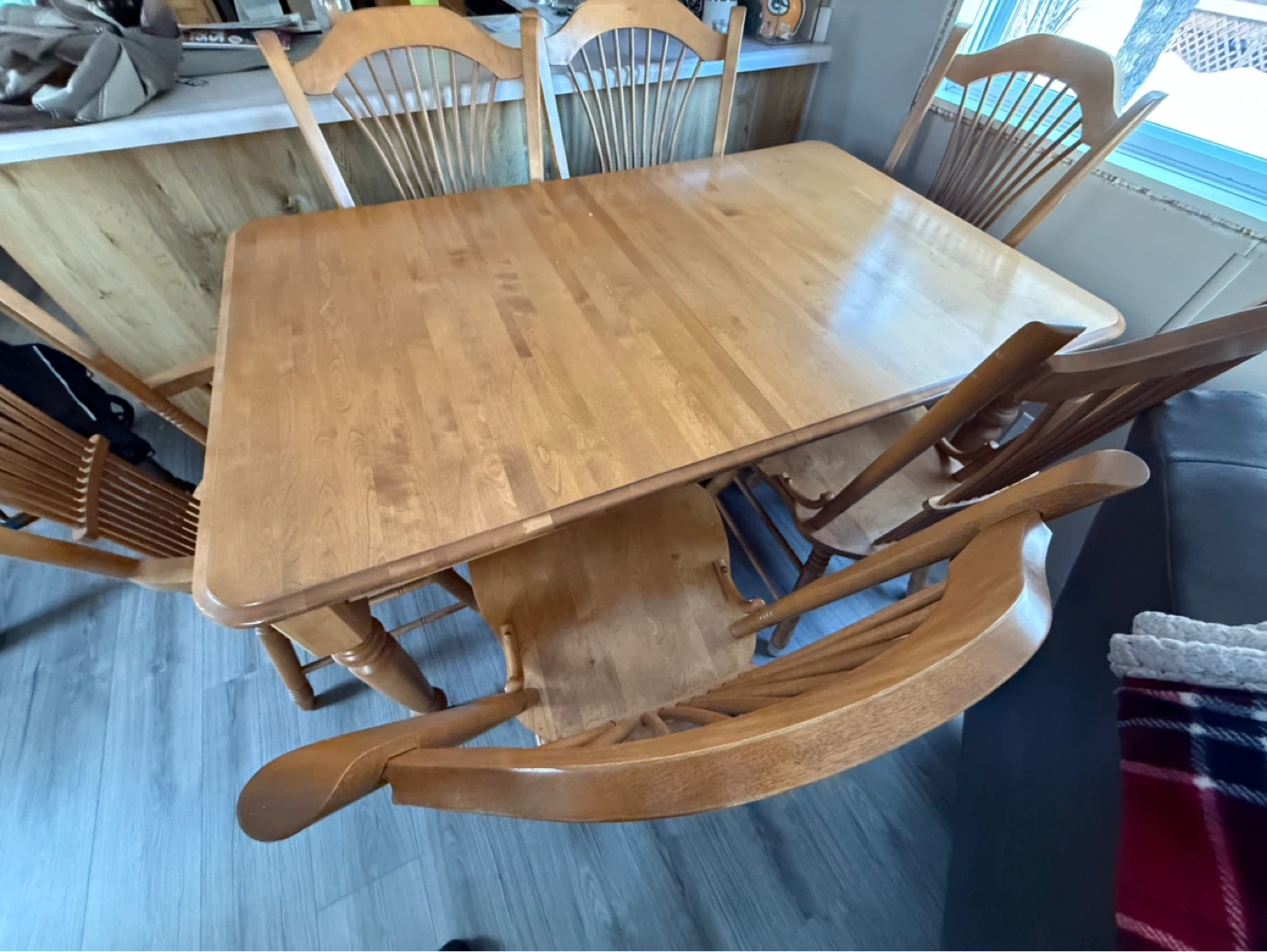 Wooden oak Dining Table with 6 Chairs + leaf