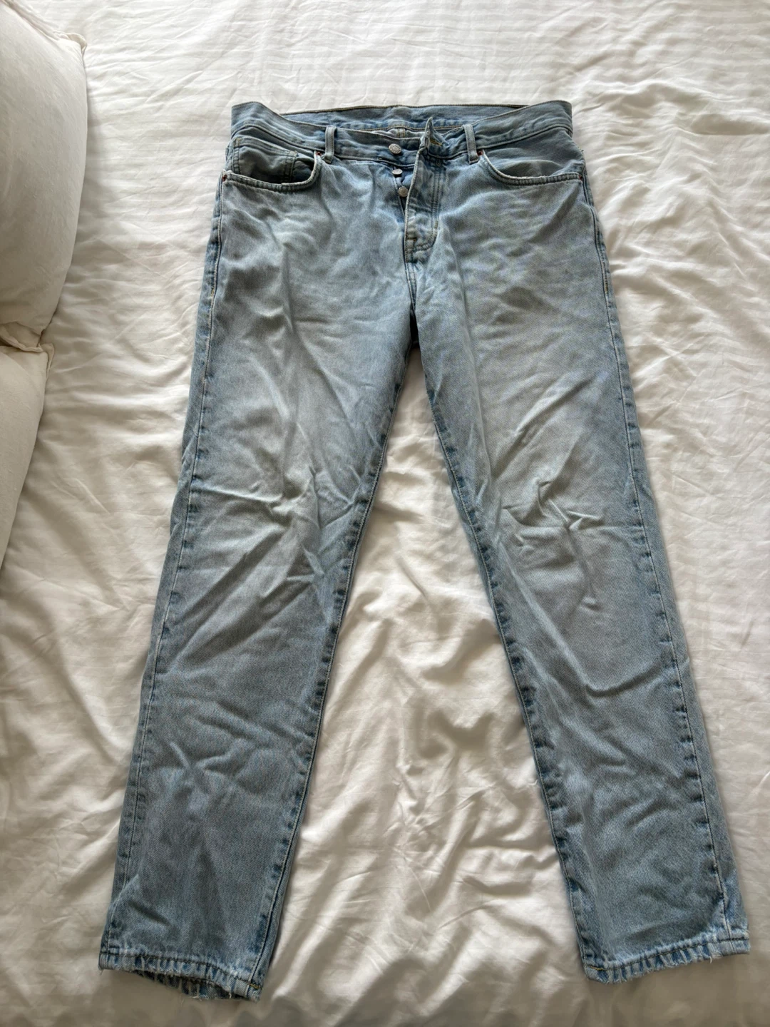 Men’s Zara Light Wash Denim Jeans - USA 32