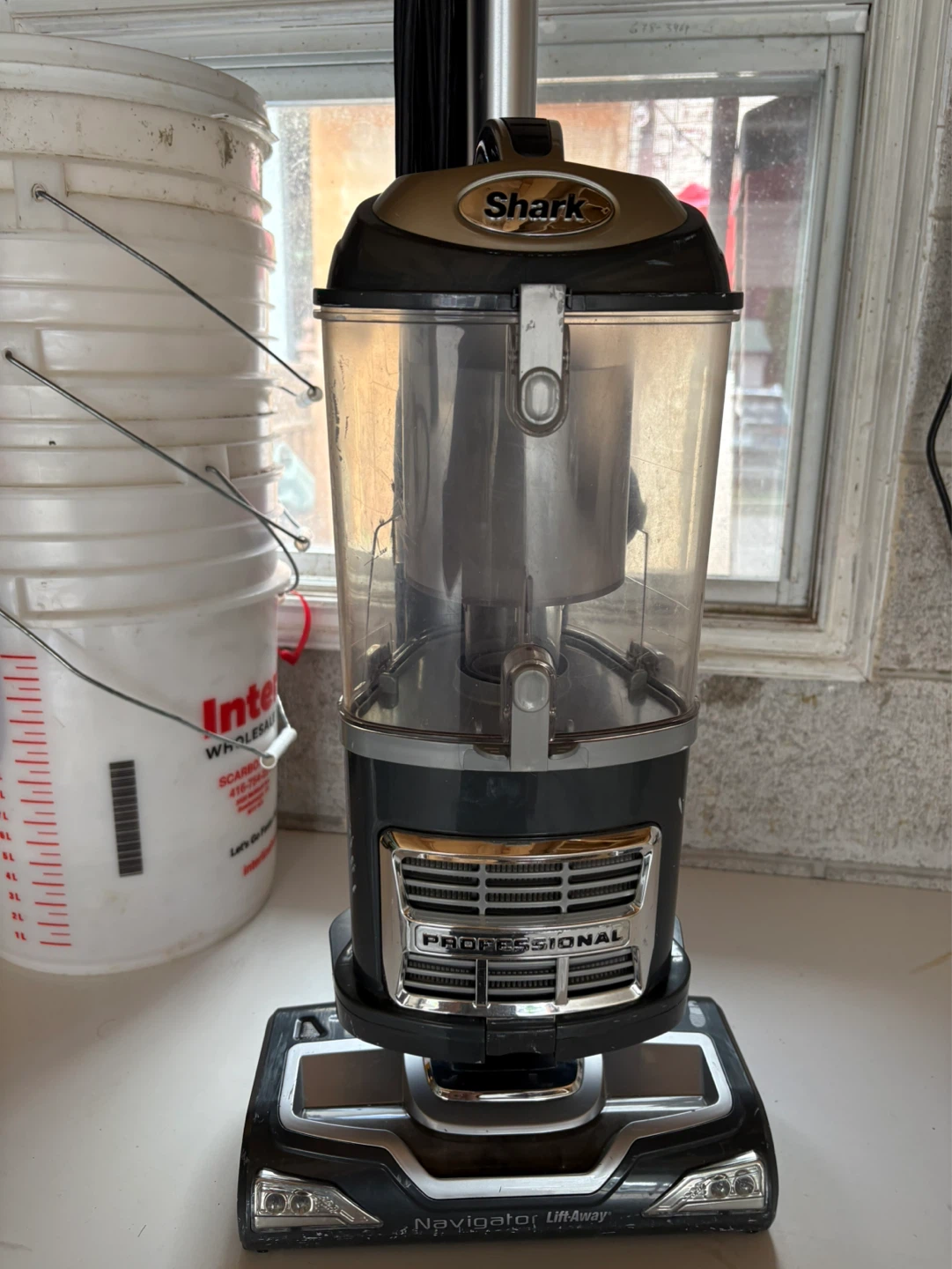 Shark Navigator Professional Lift-Away Vacuum - photo 2