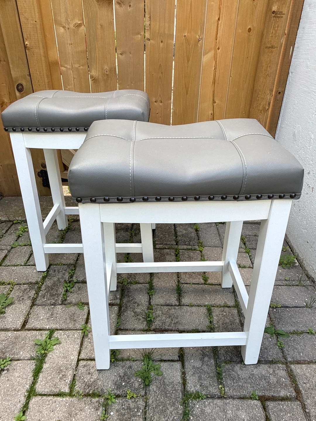 Set of 2 Grey Tufted Bar Stools
