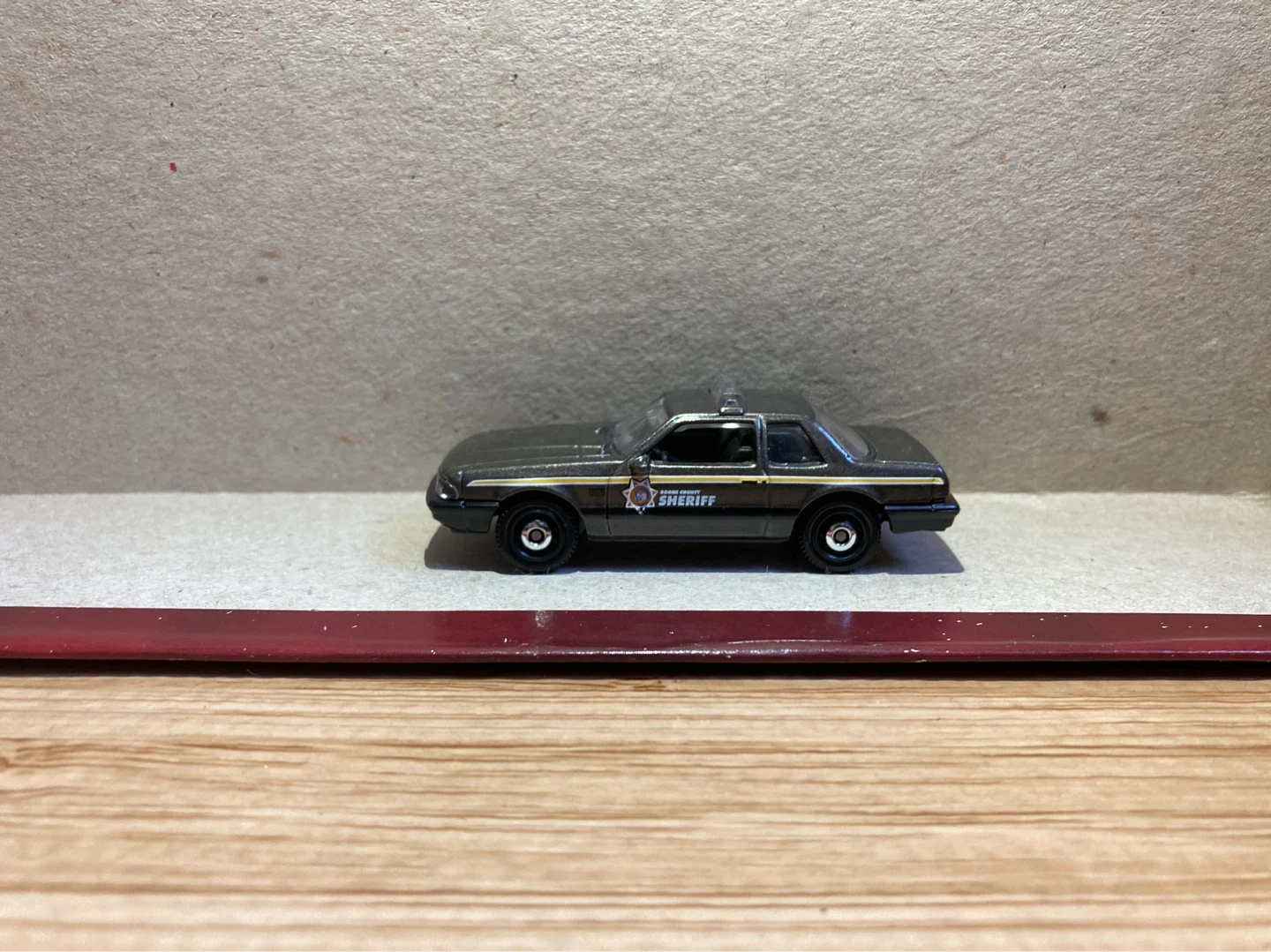 Matchbox Loose / 93 Ford Mustang LX SSP / Boone County Sheriff - photo 3