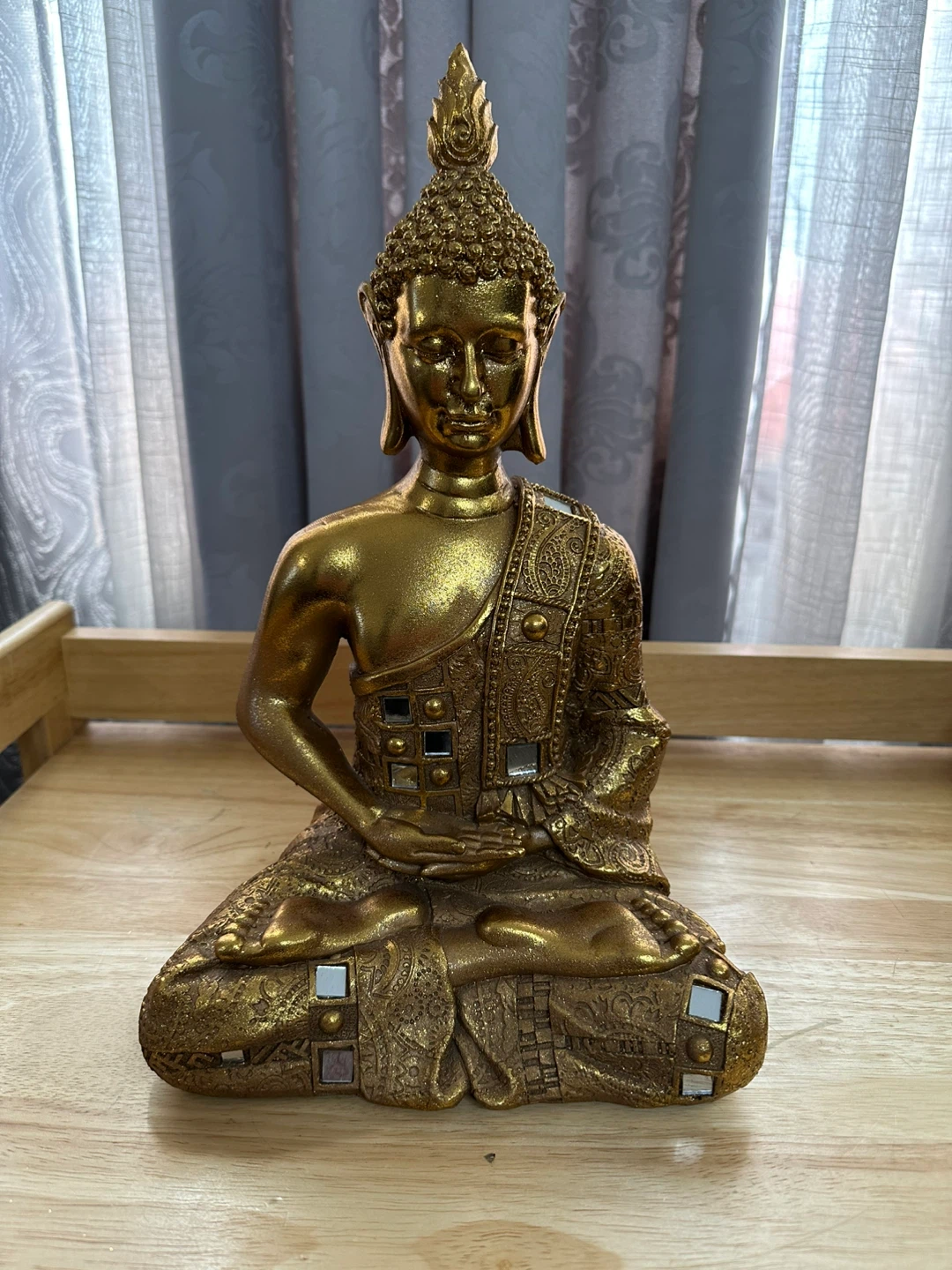 Gold Sitting Buddha Statue