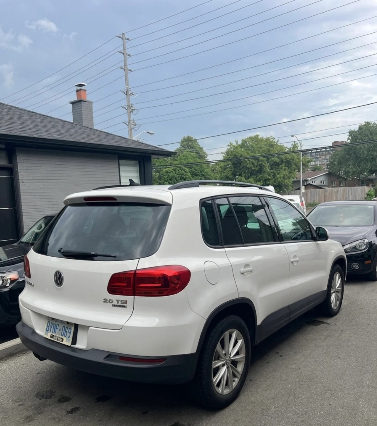 White Volkswagen Tiguan 2.0 - photo 2