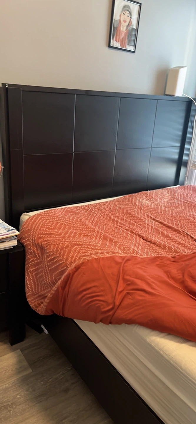 Queen size bed with nightstand/ Cama tamaño queen con mesa - photo 4