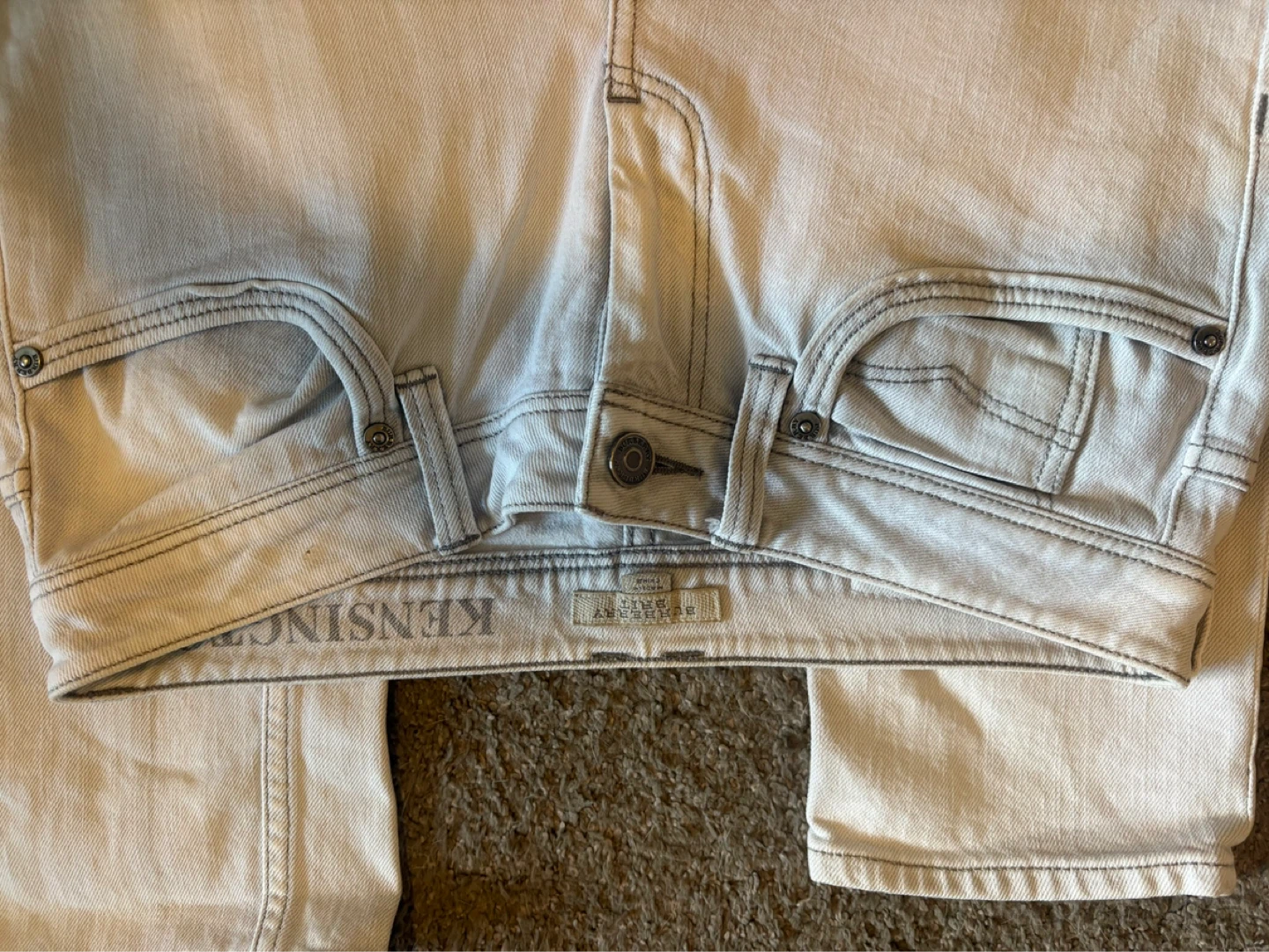 Burberry Brit Light Wash Jeans - photo 2