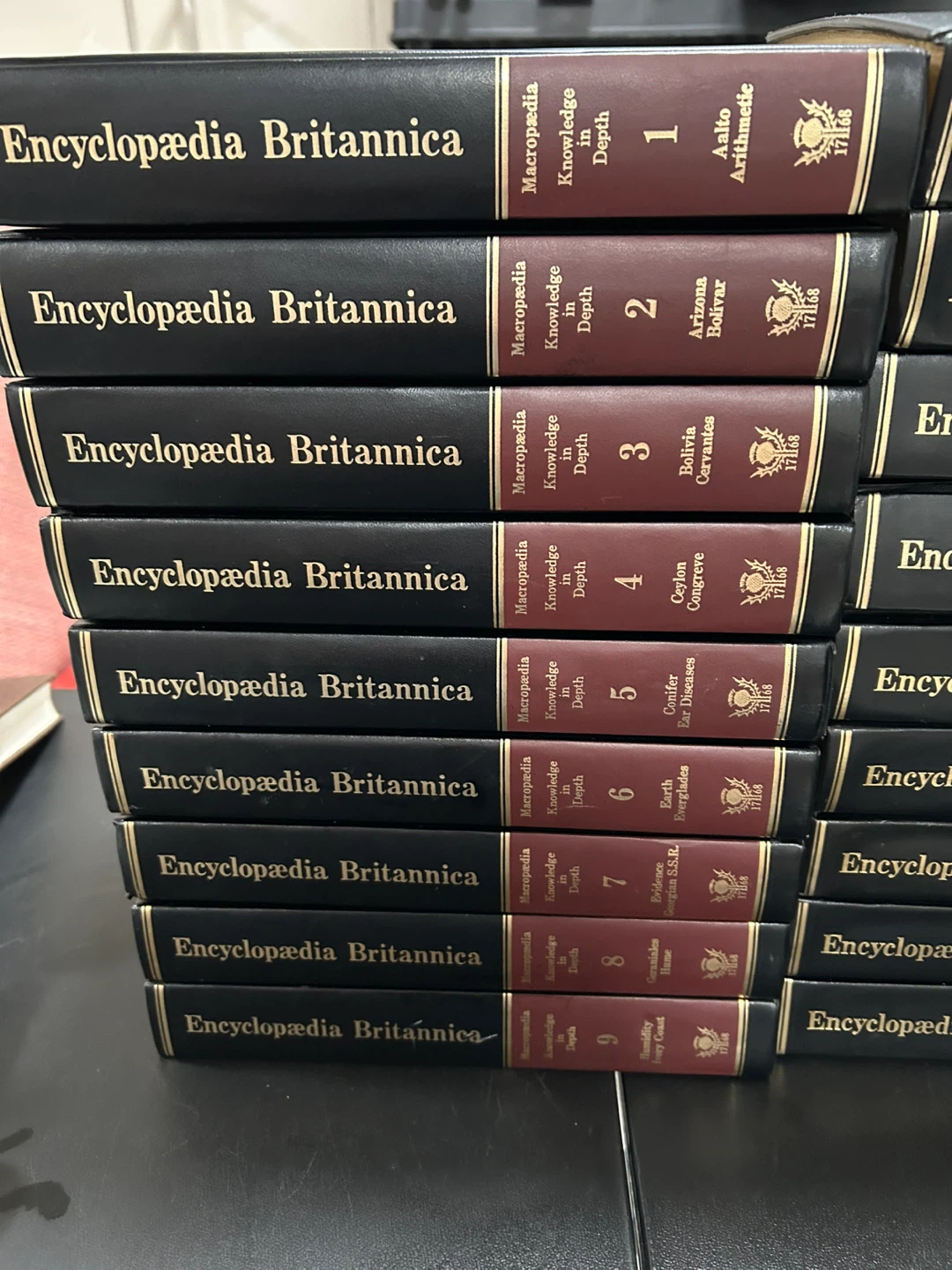 Encyclopædia Britannica Macropædia Knowledge in Depth Books - photo 2