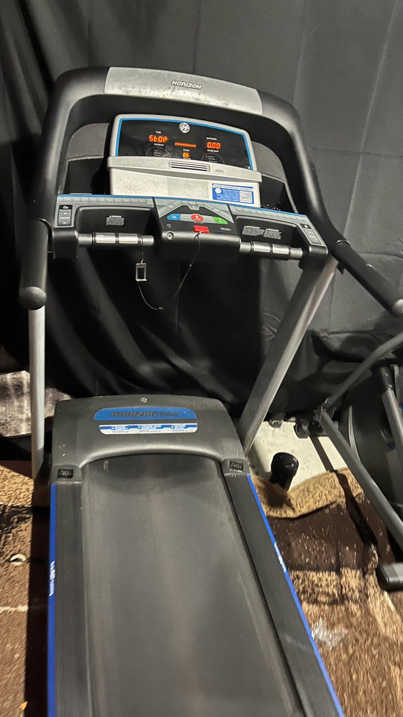 Horizon Fitness Treadmill - photo 2