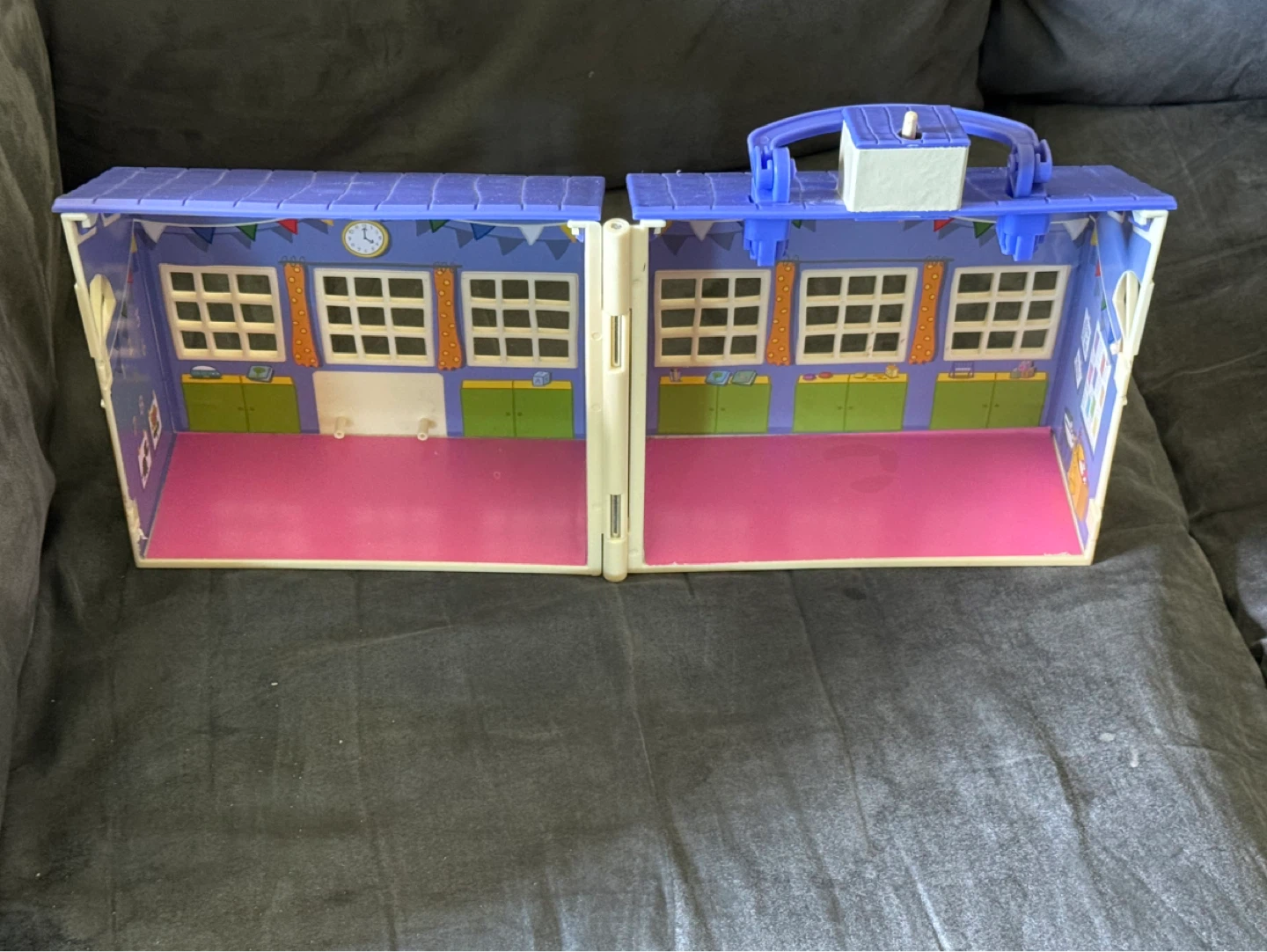 Peppa pig school and store - photo 2