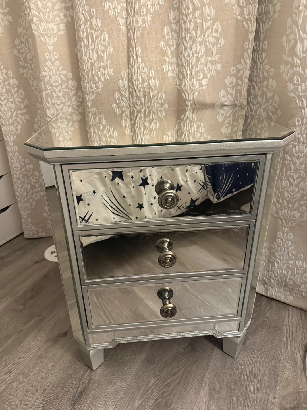 Mirrored Side Table/ Night Stand - photo 3
