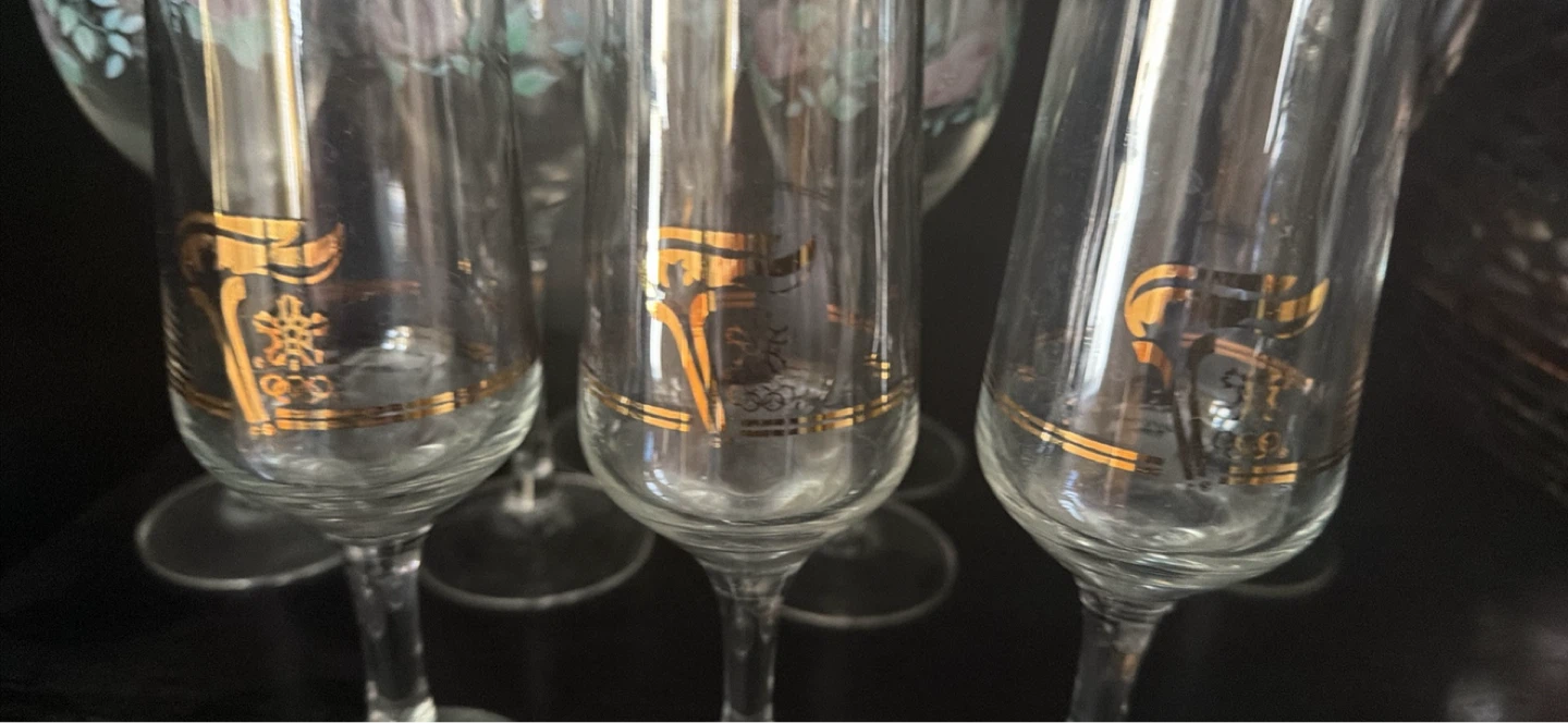 Set of 3Crystal Flutes with Gold Rim and Design - photo 2