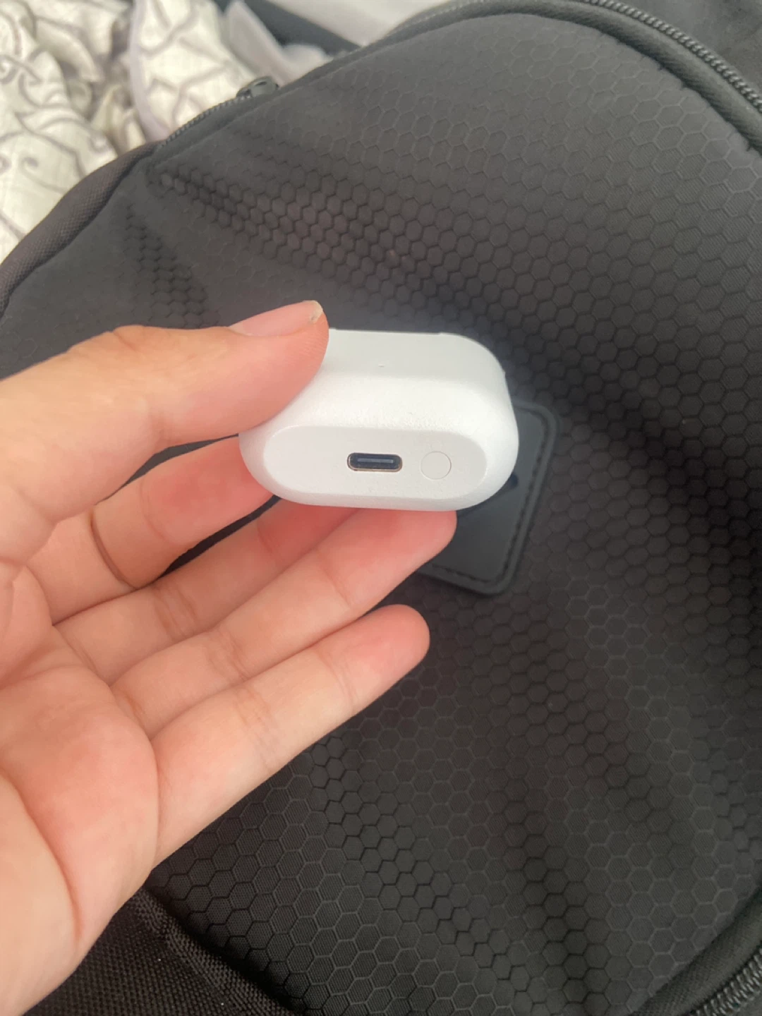 White Wireless Earbuds with Charging Case - photo 3