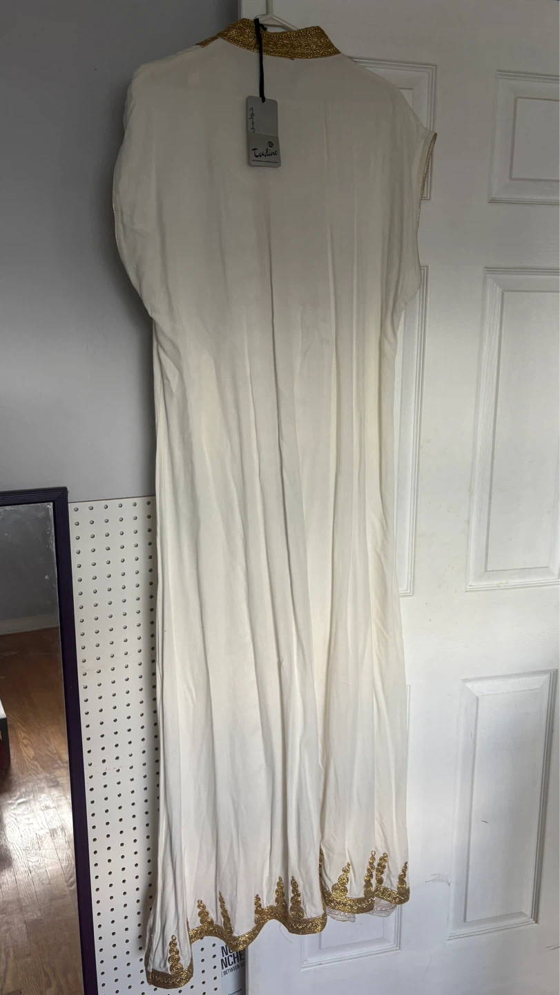 White Kaftan Dress with Gold Embroidery - Size XL - photo 4