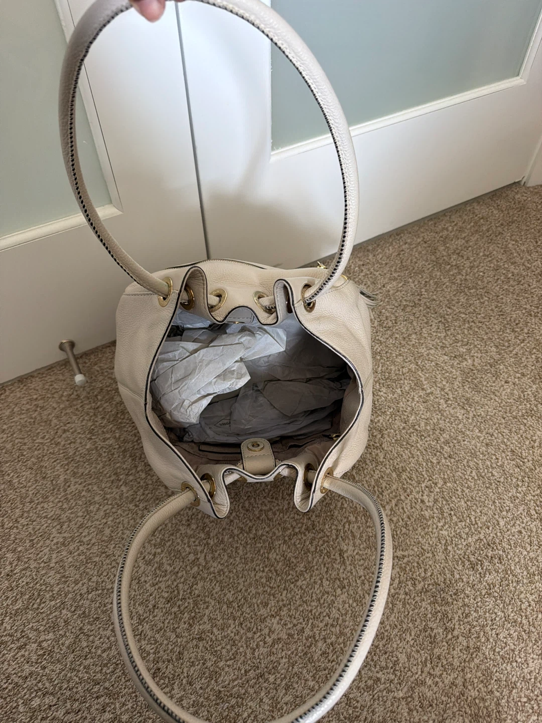 Michael Kors Leather Bucket Bag Atlantic - photo 3