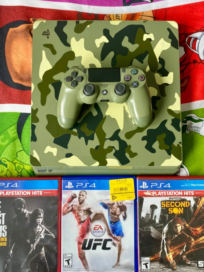 PlayStation 4 Console with Controller - Camo Edition