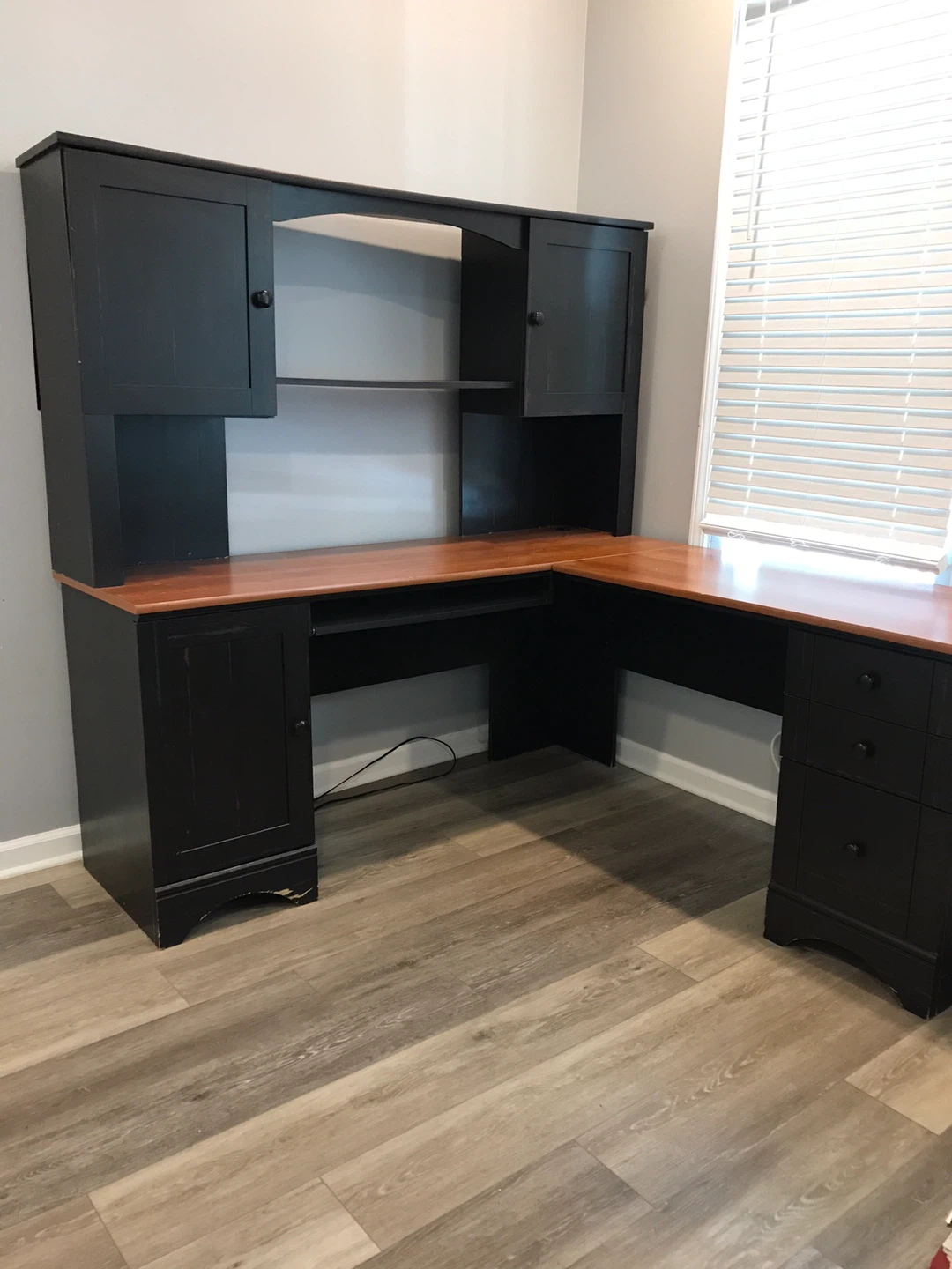 Black L-Shaped Corner Desk with Hutch
