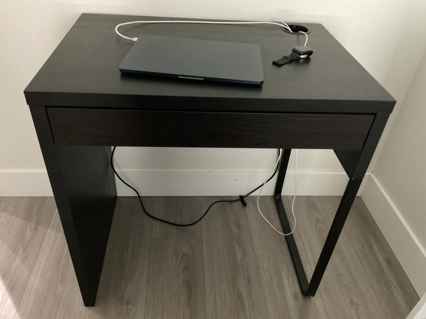 IKEA Micke Desk - photo 2