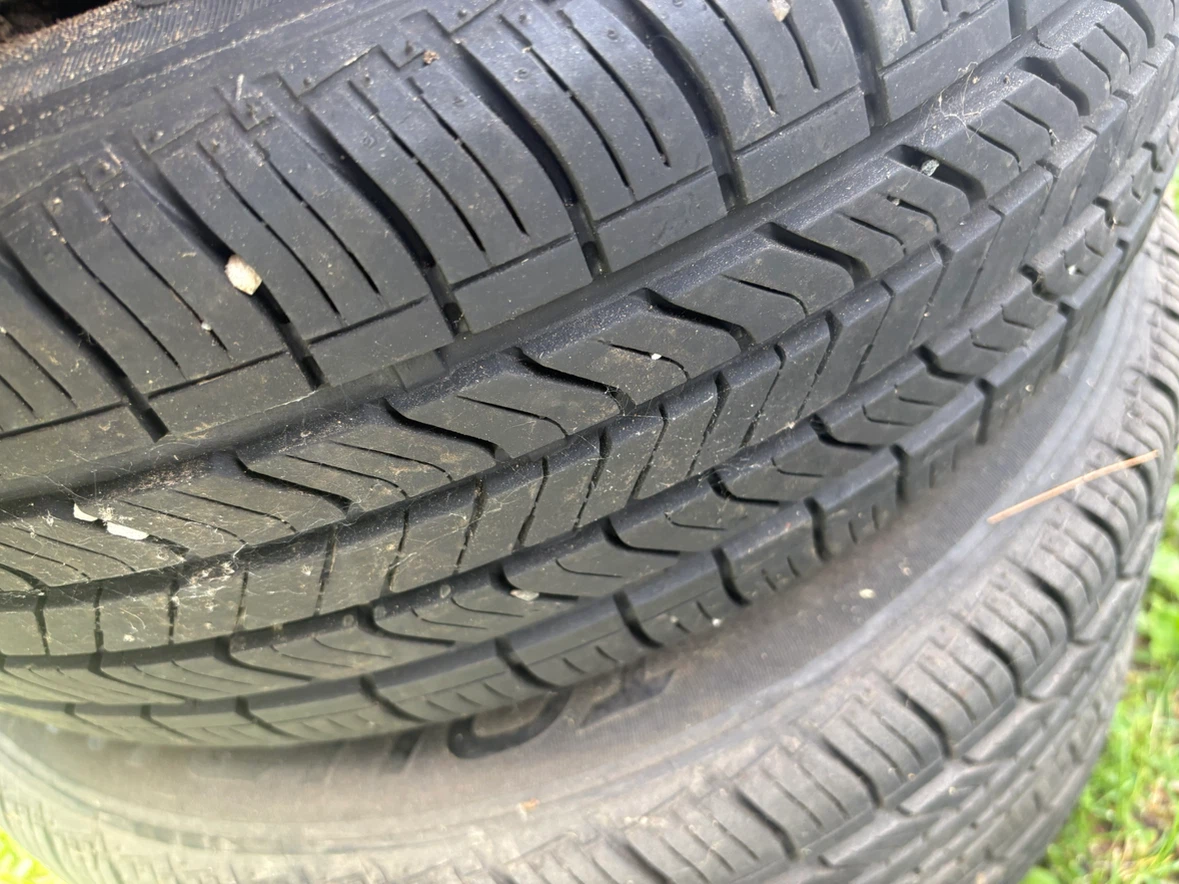 4 pneus 195/65R15 - photo 2