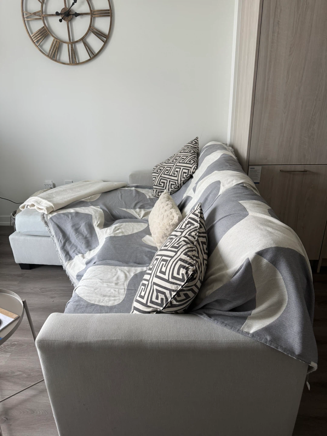 Light Grey Sectional Sofa - photo 4