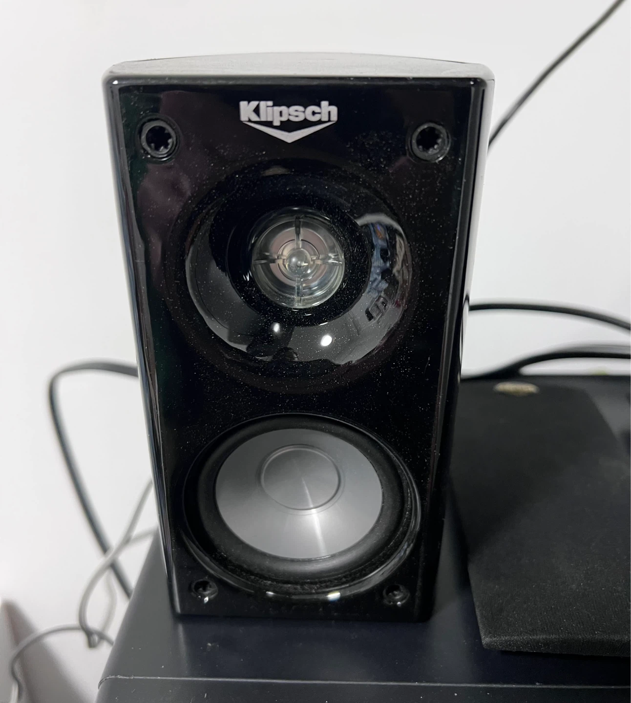 KLIPSCH compact Satellite surround speakers - photo 2